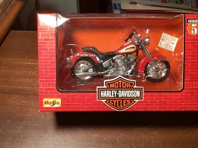Maisto,1986 Heritage Softail,1/18 Scale Die Cast,Harley Davidson - Image 1 of 3