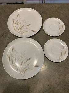 Vintage 4 Piece Melamine Whispering Wheat Assorted Plate Set - Bild 1 von 4