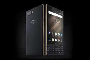 BlackBerry KEY2 LE BBE100-4 BBE100-5 32GB Single SIM 4G Unlocked Smartphone New - Picture 1 of 27