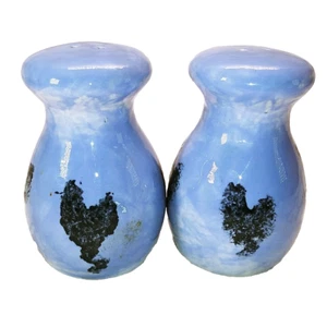 Vintage Handmade hand-painted vase style salt & pepper shakers signed - Picture 1 of 7
