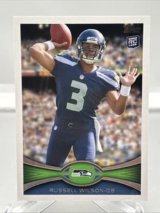 2012 Topps Russell Wilson RC Rookie #165 Seahawks- Stands In Background - Picture 1 of 6