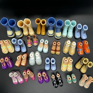 Bratz 25 paia scarpe bambola abbinate sneakers sandali stivali ragazza donna LEGGI - Foto 1 di 15