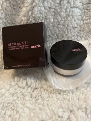 Avon ~ Mark ~ Set Things Right ~ Loose Perfecting Powder ~ light ~  - Image 1 of 4