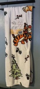 Winnie The Pooh Christmas Throw Blanket - Picture 1 of 3