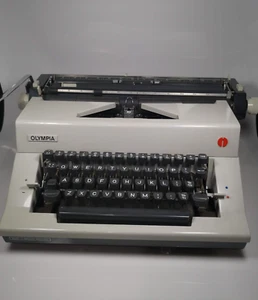 Rare Olympia wide-carriage SM9 Typewriter 1971- UK Keyboard Layout - Picture 1 of 11