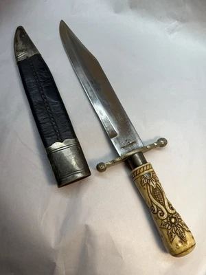 Cuchillo Bowie Sheffield Lockwood Brothers de 1800 raro con mango tallado y funda Foto 1 de 4