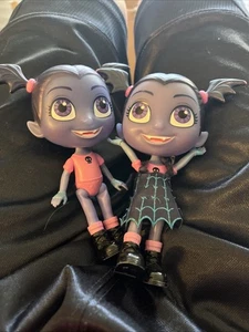 2-Disney Just Play Junior Vampirina 6 Zoll Vampir Puppe mit Outfit - Bild 1 von 2