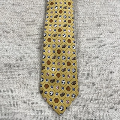 Corbata deportiva Class Club amarilla 100 % seda  Foto 1 de 4