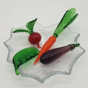 Vintage Glass Plate And Small Glass Veggies Carrot Pea Radish Cute NIB - Picture 1 of 5