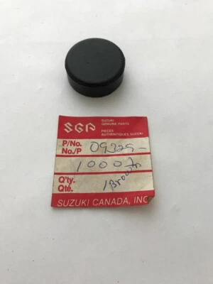 NOS SUZUKI 09329-10007 - CUSHION - Image 1 of 3