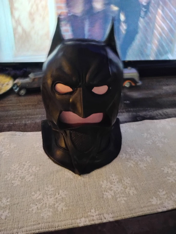 DC Direct Темный рыцарь 2008 Бэтмен масштаб 1:1 капот копия - открытая коробка - Изображение 1 из 4