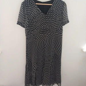 Basler Balck And White Ladies Long Midi Maxi dress Size 16 Short Sleeve Chiffron - Picture 1 of 7