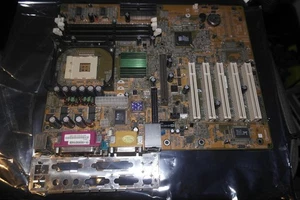 Placa madre Abit SA7 socket 478 DDR universal AGP PCI IDE audio escudo E/S - Imagen 1 de 13