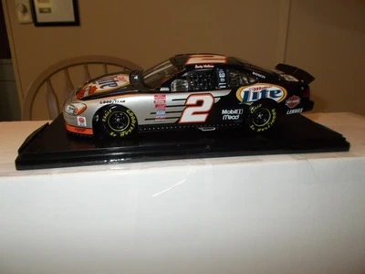 НОВЫЙ ACTION RACE FAN RUSTY WALLACE #2 MILLER LITE/HARLEY DAVIDSON 01 TAURUS 1/24 - Изображение 1 из 4