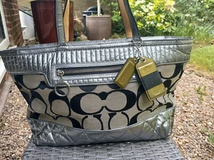 COACH POPPY QUILTED CANVAS Tote Bag Shoulder Bag Leather Canvas Signature Coach - Picture 1 of 7