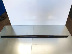 Riel de sellado de puerta delantera izquierda mercedes clase e e400 amg cupé 2017-2020 - Imagen 1 de 9