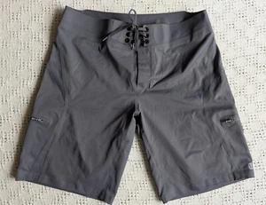 Lululemon Shorts Men's 36 Gray Board Swim Beach Drawstring Made in Vietnam - Bild 1 von 11