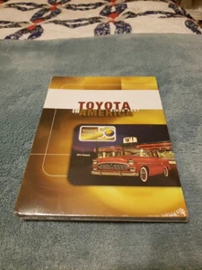 TOYOTA IN AMERICA, Since 1957 ~ 50th ANNIVERSARY SERIES (DVD) - Imagen 1 de 18