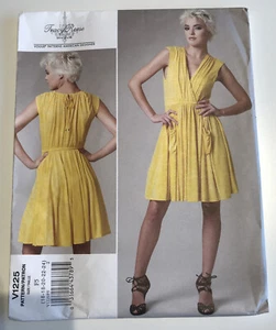 Vogue V1225 Vintage 70s Sewing Pattern Tracey Reese Pullover Dress Sizes: 16-24 - Picture 1 of 6