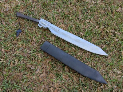 Espada y vaina pistola hecha a mano de espuma Eva 56 pulgadas FF8 Foto 1 de 4