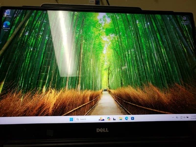 Dell XPS 15 9550 i7-6700HQ 2.60GHz 16GB 256GB SSD NVIDIA GTX 960M Pantalla Táctil Foto 1 de 4