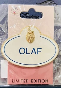 Prendedor raro DEC Disney Cast Olaf insignia nombre identificación sin usar, en caja - Imagen 1 de 1