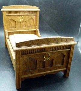 Antique c.1890 German Golden Oak BED 1:12 Dollhouse Miniature - Picture 1 of 6