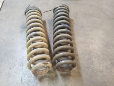 Juego de muelles helicoidales delanteros de elevación de 6" | Se adapta a Ford F250 F350 2005-2024 Foto 1 de 4