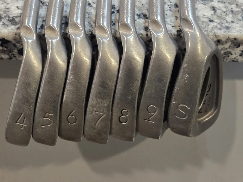 Ping i3 O-Size White Dot 4-PW RH Iron Set Stiff JZ Steel Shaft Right-Handed - Image 1 of 4