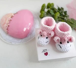 Pregnancy gift Baby Shoes Booties for girl Unicorn Baby Shower Gift New mom - Picture 1 of 8