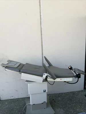 Silla de examen eléctrico MTI 424L-115 sin control de pie Foto 1 de 4