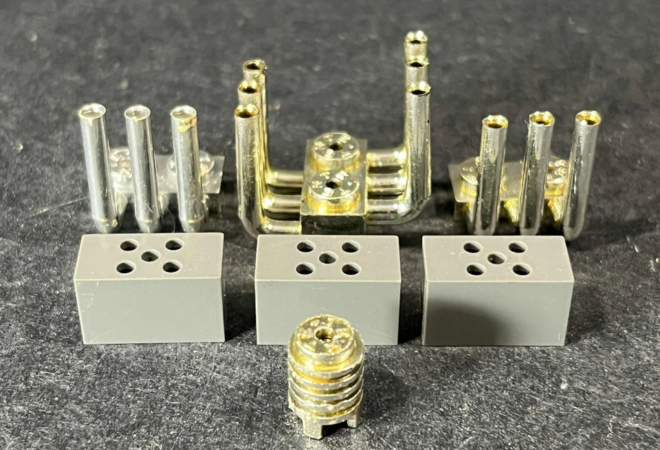 Lote de juguetes vintage de piezas de construcción de carpa años 70-80 Foto 1 de 1