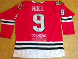 Bobby Hull Signed #9 Red Stat Jersey ELITE COA Chicago HOF - Picture 1 of 6