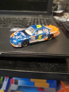 LOOSE 2002 ACTION 1:64 TERRY LABONTE #5 KELLOGG'S "LOONEY TUNES" MONTE CARLO - Picture 1 of 7