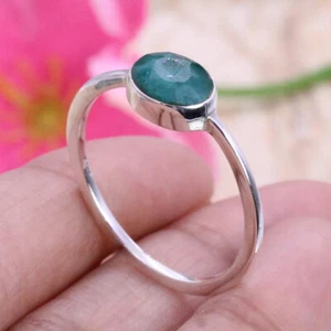 Solid 925 Sterling Silver Emerald Green Oval Stone Elegant Ring Gift For Women's - Picture 1 of 7