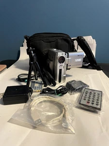 Vintage JVC GR DVM75 Digital Video Camera UNTESTED  - Picture 1 of 9