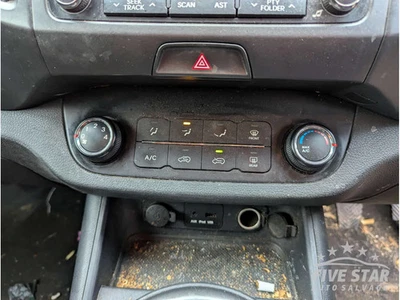 Kia Sportage Climate Control Module Unit 1.6 GDi Petrol 99kW (135 HP) MK3 SL SUV - Image 1 of 3