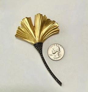 RIESIGE Vintage JUDITH JACK goldfarbene GINKGOBLATT mit Sterling & Markasiten Stiel Brosche - Bild 1 von 9