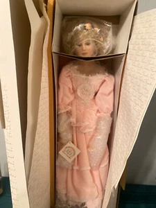 World Gallery 28" JOSEPHINE Doll by Thelma Resch NIB 1994 Award Winner - Picture 1 of 8