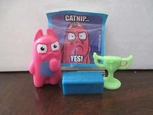 Lost Kitties Gato Green Trophy Loaf Series 2 Cat Figure - Picture 1 of 1