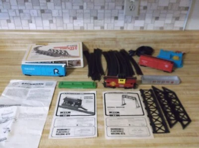 HO Scale Bachmann Train Cars Tracks Transformer Bridge and Trestle Set - Image 1 of 4