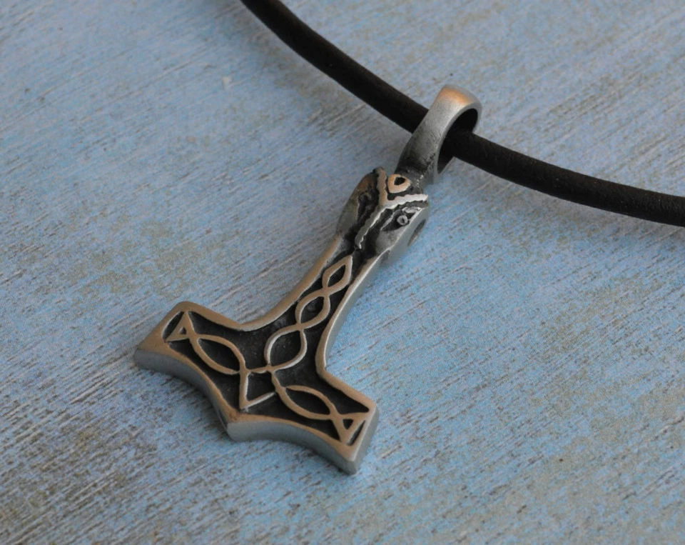 Leather Surfer Necklace with Pewter Celtic Knot Thor‘s Hammer Pendant - Изображение 1 из 3