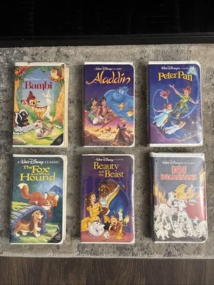 Lot of Walt Disney Classic Movies VHS Tapes (6  Tapes) - Image 1 of 4