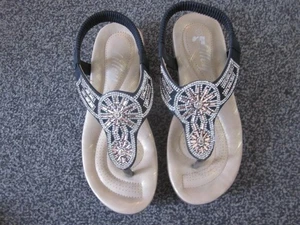 LADIES LILLEY DIAMANTE BLACK STRAP FLIP FLOP SHOES SIZE 4 - Picture 1 of 5