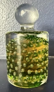 Beautiful Pawn Shaped Glass Paperweight With Controlled Bubbles - 10 cm - GC - Picture 1 of 3