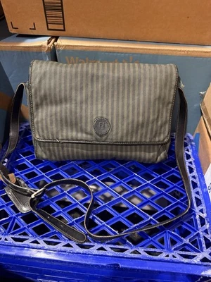 👜 Vintage 💃 Fendi Leather & Canvas Clutch Crossbody Bag USED - Image 1 of 4