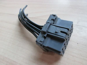 Conector gris de 18 pines Volvo VNL AMP 968974-1 con cableado para módulo LCM #M266FW - Imagen 1 de 9