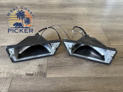 Carcaças de conjunto de luz indicadora frontal Triumph TR6 Lucas L827 ESQUERDA E DIREITA (NOS) - Imagem 1 de 4