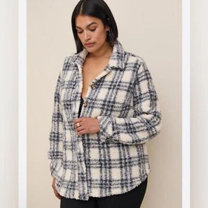 Chamarra Torrid Sherpa Botón Frontal Cuadros Manga Larga Cuello Blanco y Azul Talla 2 - Imagen 1 de 7