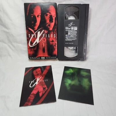 The X Files VHS con inserto de tarjeta de coleccionista PROBADO Foto 1 de 4